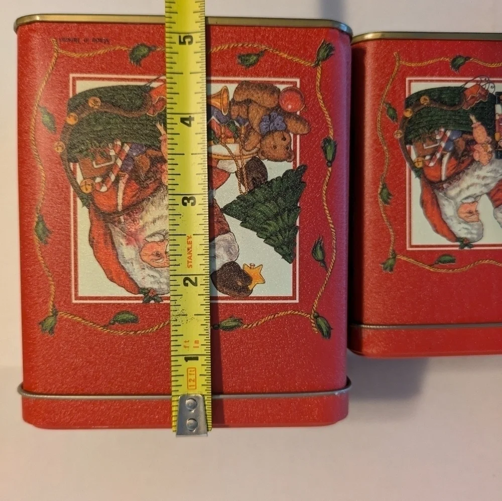 Christmas Santa square nesting cookie tins. 1991